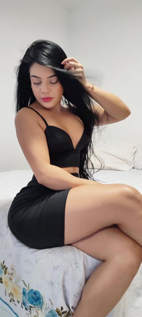 Chica busca chico en Ibiza: Chica busca chico