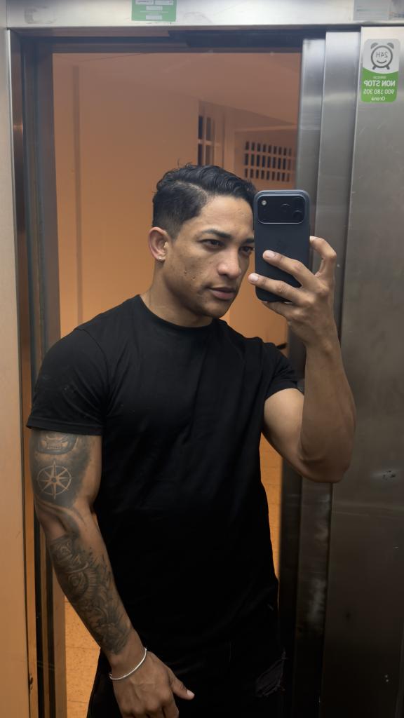 Chico busca chica en Las Palmas: 