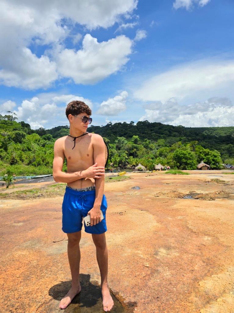 Chico busca chica en Granada: 