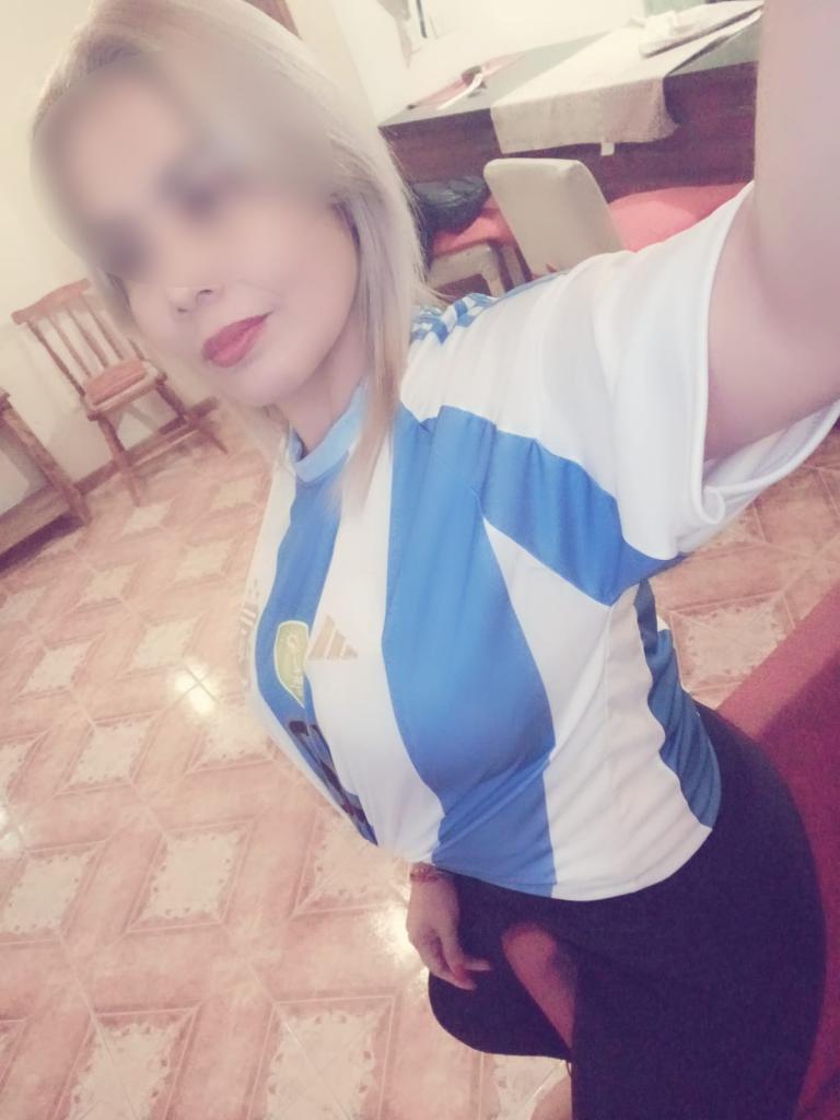 631196764: Chica busca chico en Granada