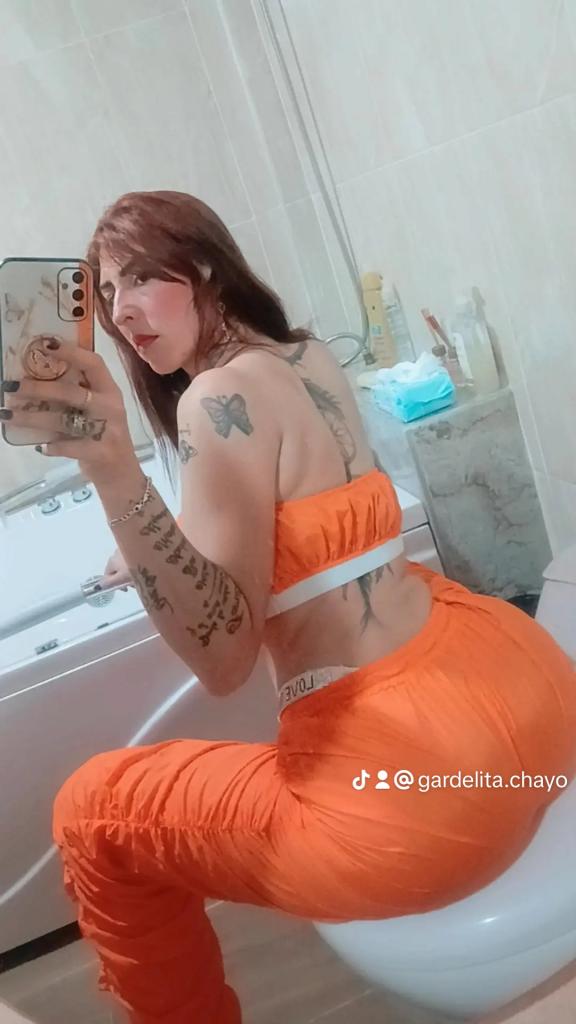 643713223: Chica busca chico en Cáceres