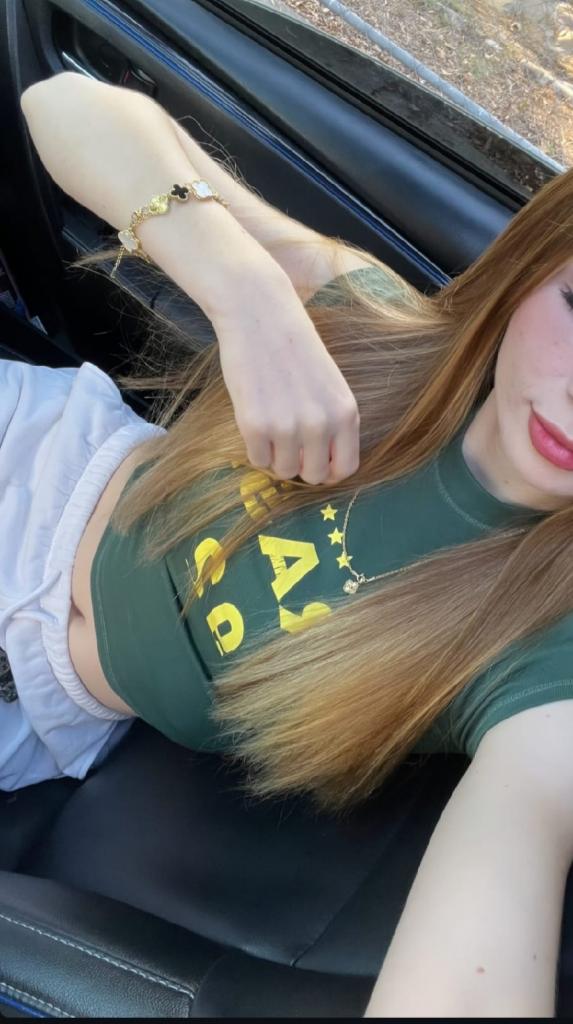 Chica busca chico en Granada: 