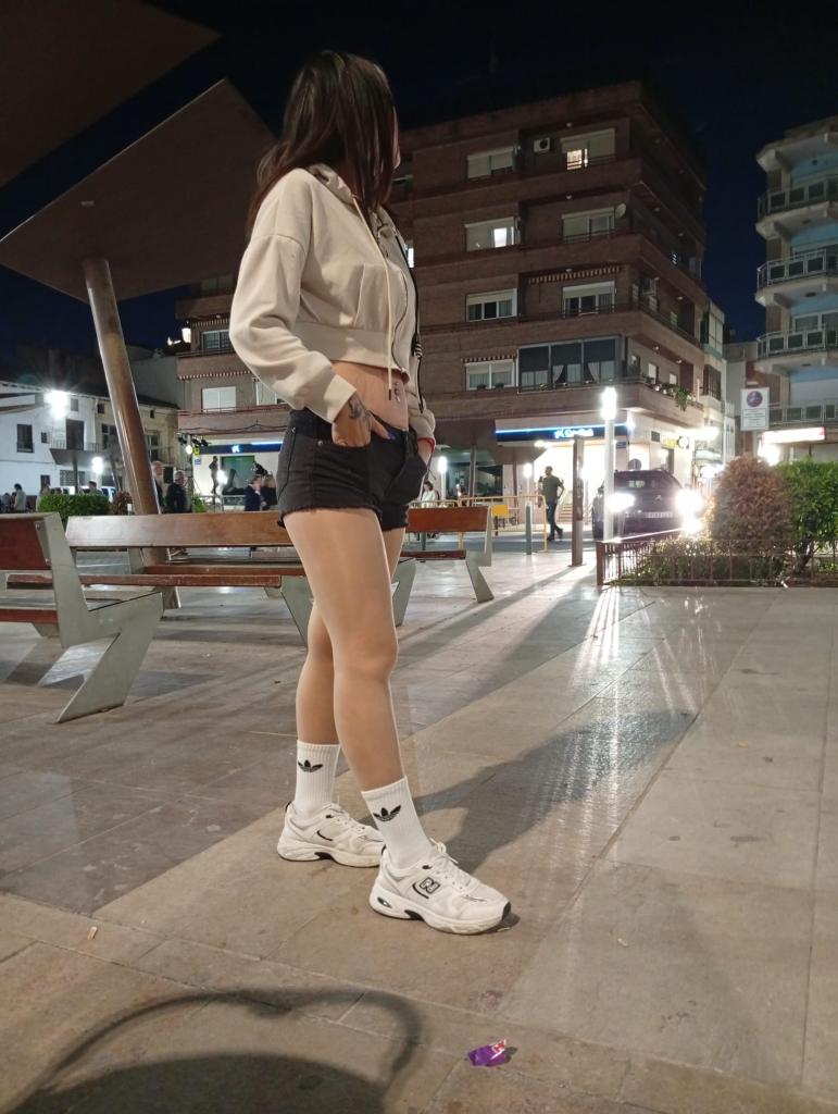 662589646: Chica busca chico en Valencia