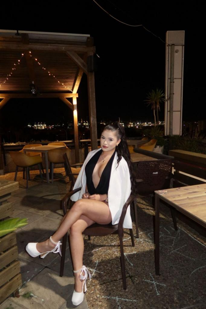 Chica busca chico en Cádiz: 