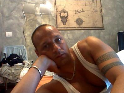 672447608: Chico busca chica en Álava