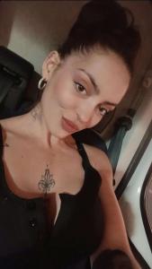 664320779: Chica busca chico en Sevilla