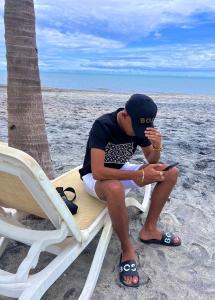 685824940: Chico busca chica en Barcelona