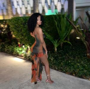 613681103: Chica busca chico en Cádiz