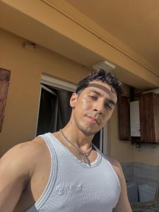 687204420: Chico busca chica en Barcelona