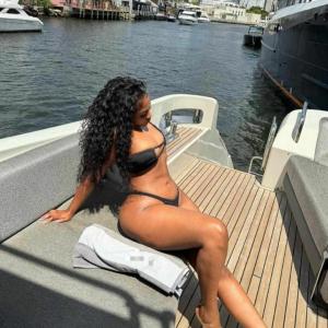 643984617: Chica busca chico en Gerona