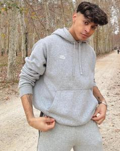 603122420: Chico busca chica en Barcelona