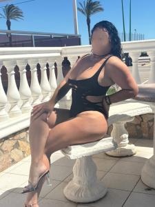 613665644: Chica busca chico en Gerona