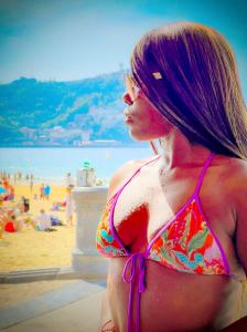 631399497: Chica busca chico en Guipúzcoa