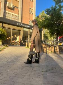 613309584: Travesti en Barcelona