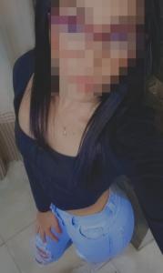 669395624: Chica busca chico en Sevilla