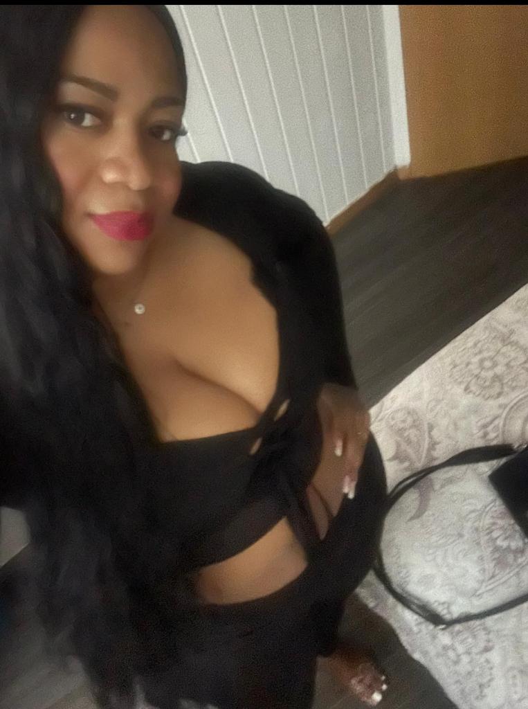 Chica busca chico en Cádiz: 