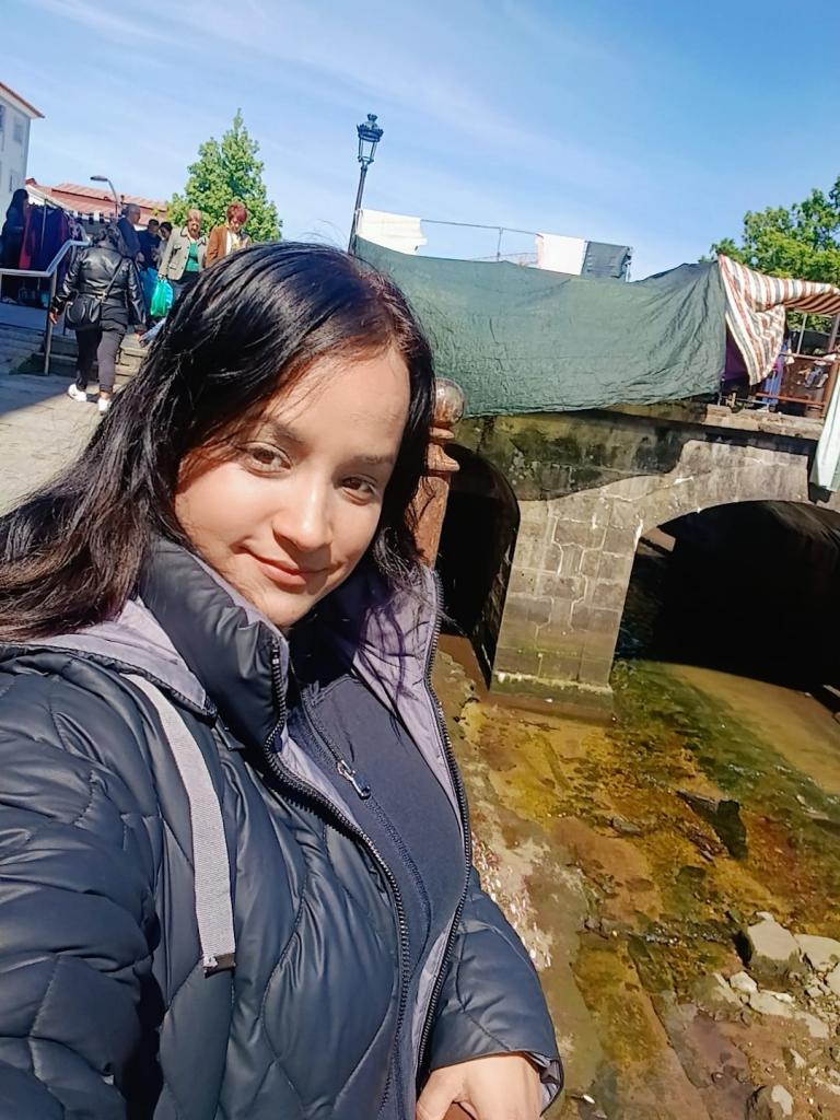 643891612: Chica busca chico en Barcelona