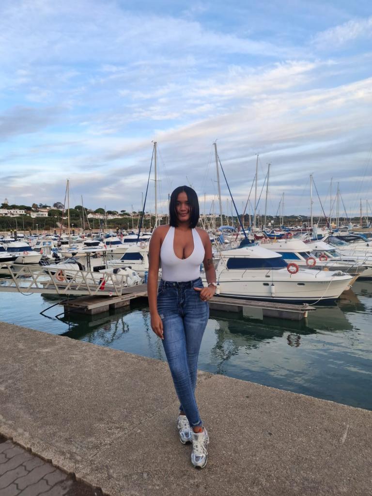 637106841: Chica busca chico en Almería