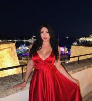 607079443: Chica busca chico en Ibiza