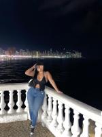 647145403: Chica busca chico en La Coruña