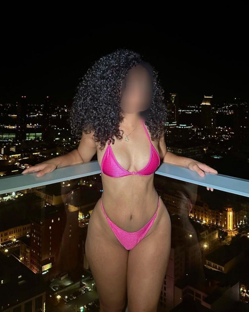 745022053: Chica busca chico en Zaragoza