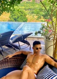 642176875: Chico busca chica en Sevilla