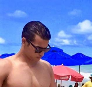 642176875: Chico busca chica en Sevilla