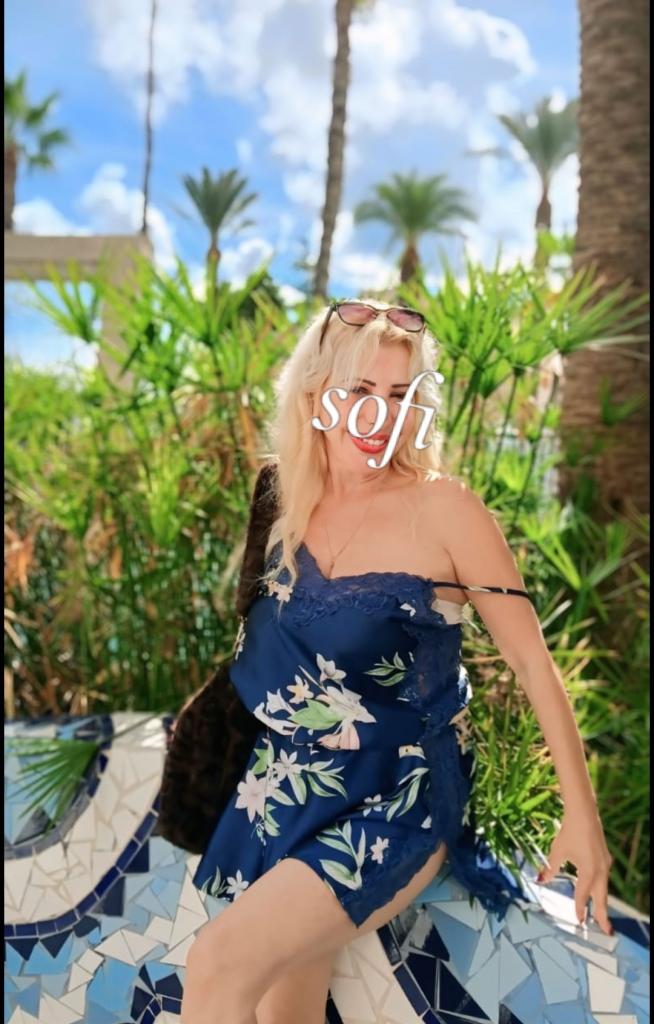 Chica busca chico en Alicante: Chica busca chico