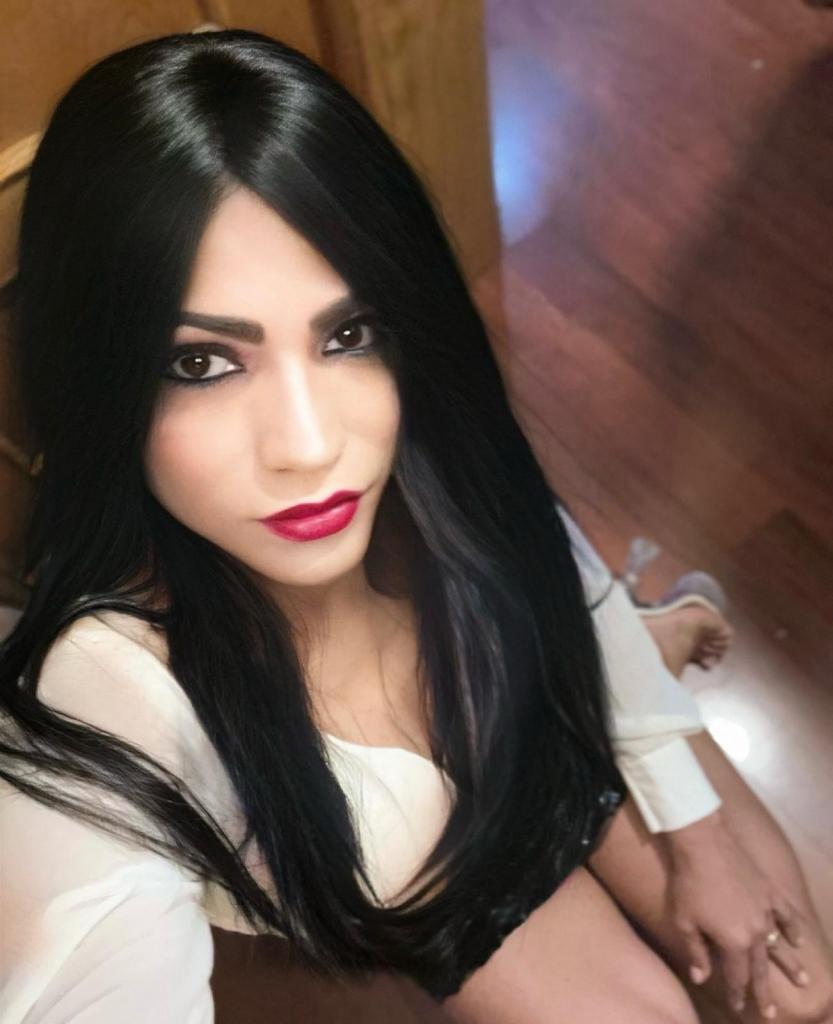 613230446: Travesti en Gerona