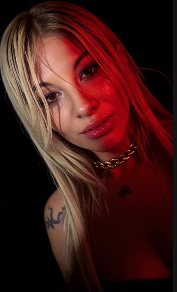 Chica busca chico en Cádiz: 