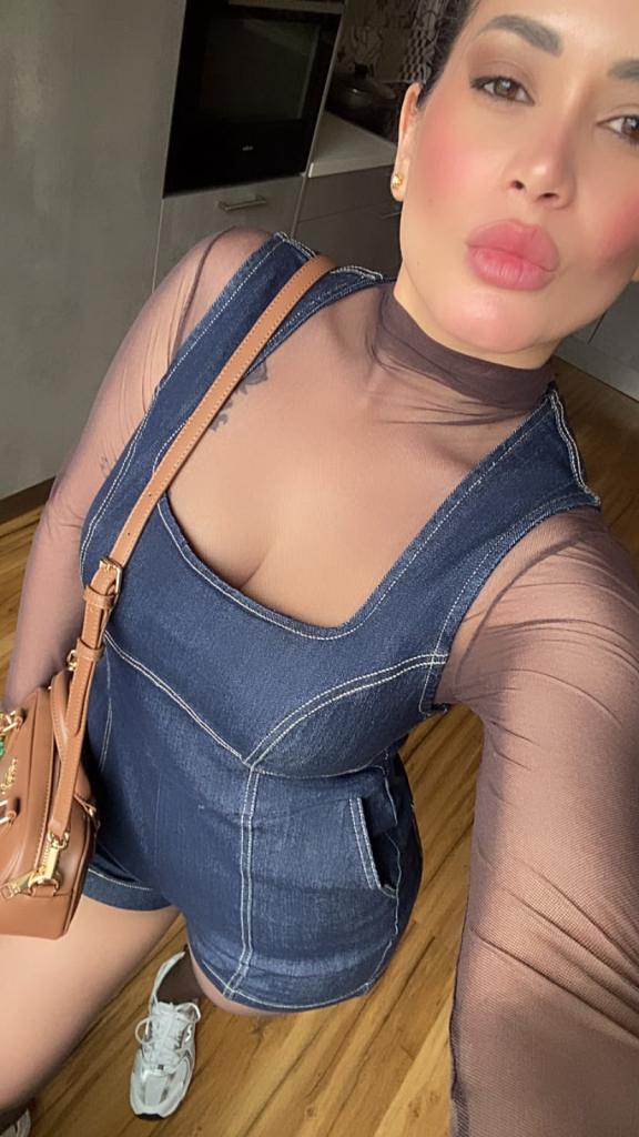 663827560: Chica busca chico en Granada