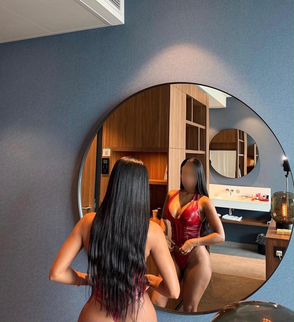 631582990: Chica busca chico en Sevilla