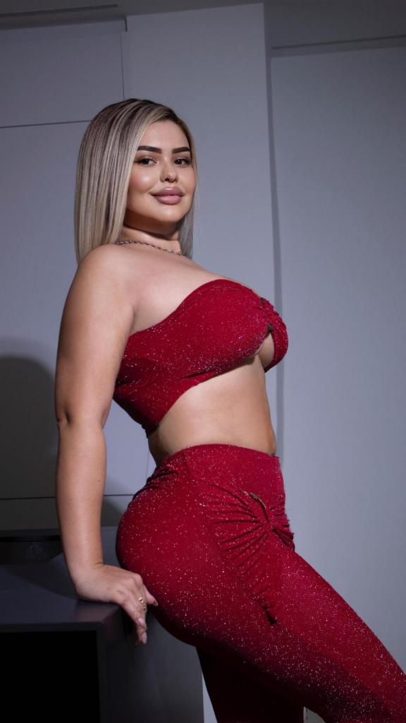 631485277: Chica busca chico en Cádiz