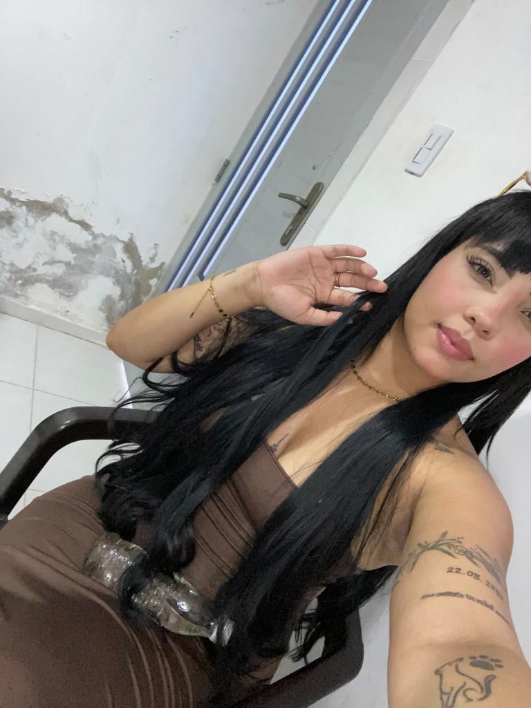 Chica busca chico en Granada: Chica busca chico