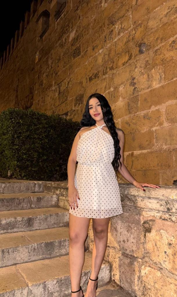 613795403: Chica busca chico en Mallorca