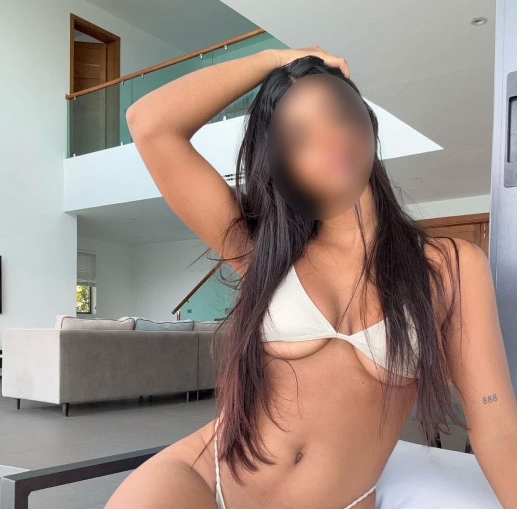 631526449: Chica busca chico en Sevilla