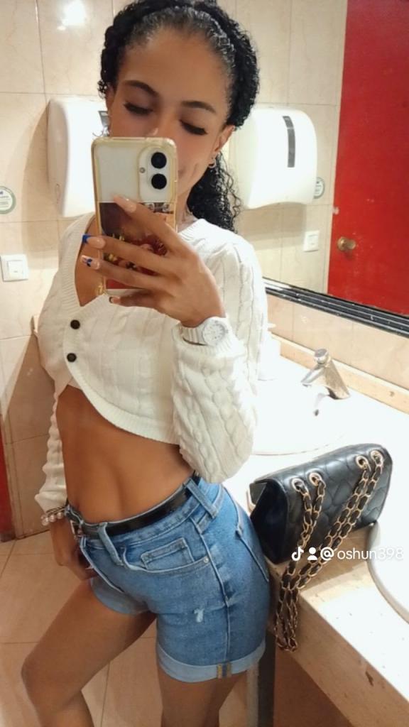 Chica busca chico en Almería: 