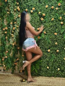 664874220: Chica busca chico en Madrid