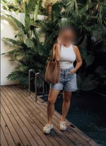 663299041: Chica busca chico en Sevilla