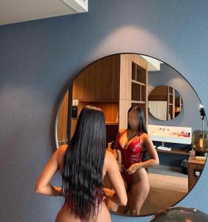 631582990: Chica busca chico en Sevilla