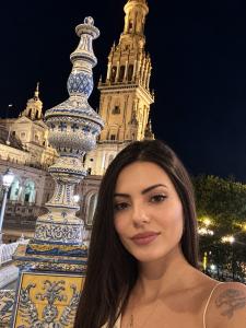 685206474: Chica busca chico en Sevilla