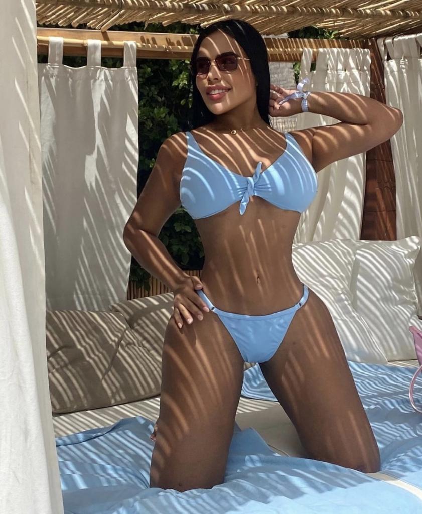 Chica busca chico en Alicante: Chica busca chico