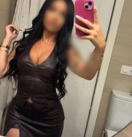 647359515: Chica busca chico en Sevilla