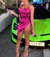 647359515: Chica busca chico en Sevilla
