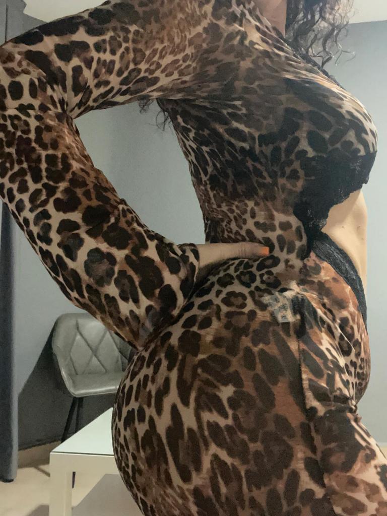 Chica busca chico en Sevilla: Chica busca chico