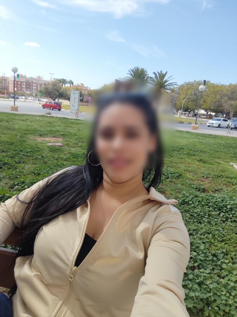 613154075: Chica busca chico en Alicante