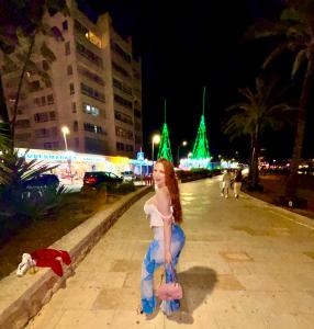 Chica busca chico en Ibiza: 
