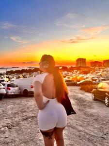 Chica busca chico en Ibiza: 