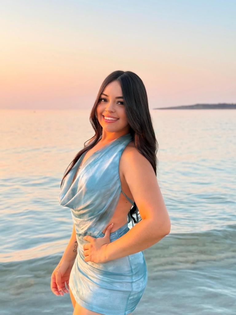 Chica busca chico en Ibiza: 