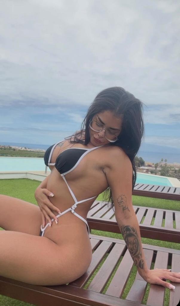 Chica busca chico en Ibiza: Chica busca chico